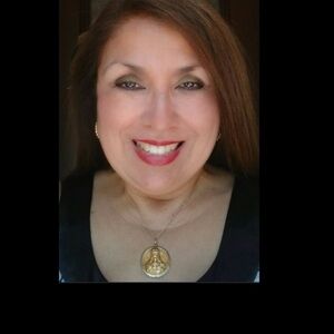 Meet your Posher, Adela